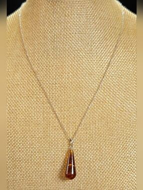 New Without Tags Sterling Silver Necklace Marked 926 With A Baltic Amer Pendant